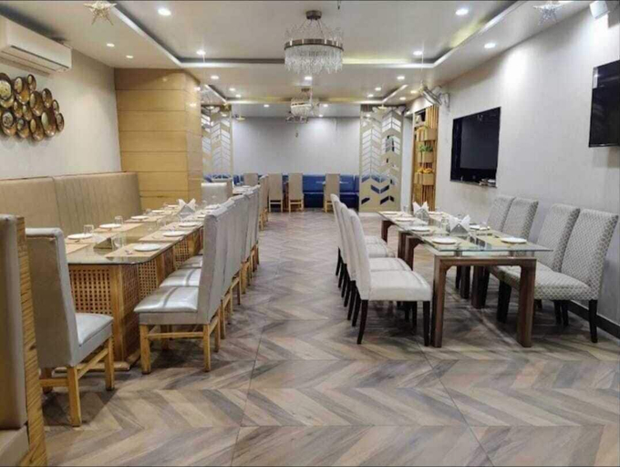 Food & Drinks 4, Hotel Rajvanshi, Gurgaon