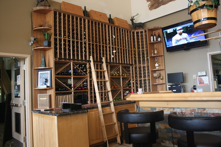 Food & Drinks 5, Cedar Meadows Resort & Spa, an Ascend Collection Resort, Cochrane