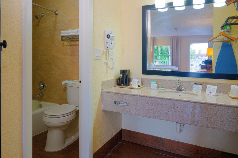 Bathroom 7