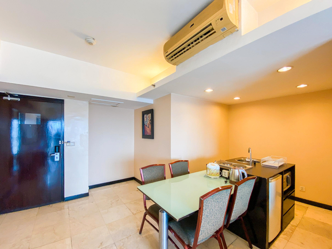 Dining Room 10