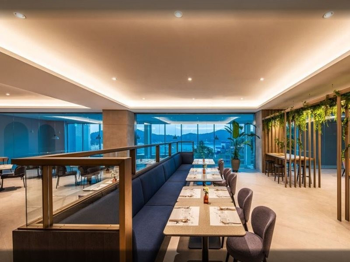 Food & Drinks 4, The Weekand Resort, Jung