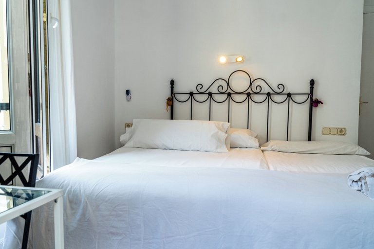 Bedroom 3, Pension Anne, Guipúzcoa