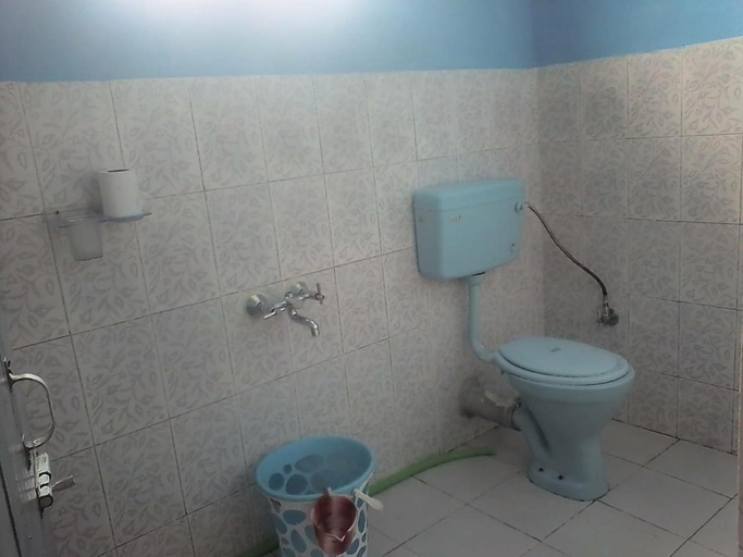 Bathroom 1, Vamoose Tamang, Darjiling