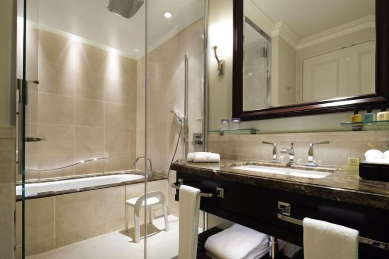 Bathroom 25