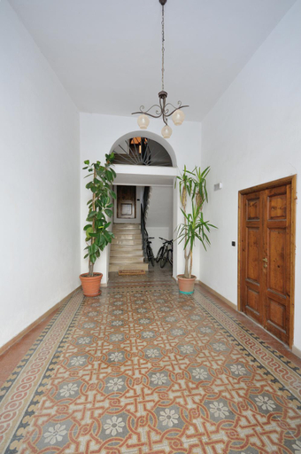 Others 2, La Corte, Arezzo