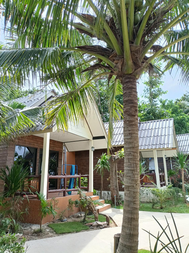 Exterior 6