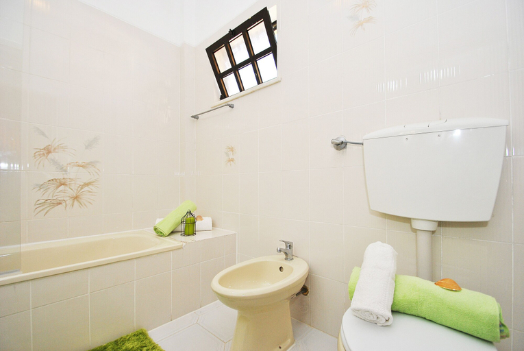 Bathroom 3, Villa Ibiza, Albufeira