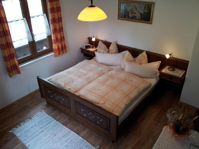 Bedroom 2, Pension Etzerschlossl, Berchtesgadener Land