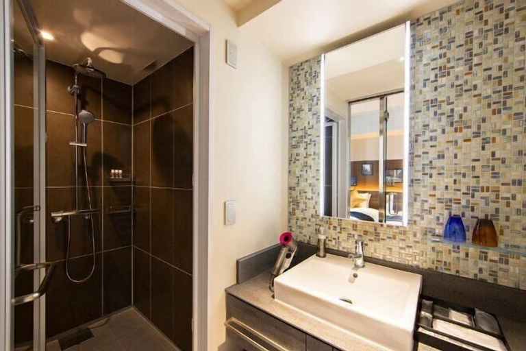 Bathroom 9