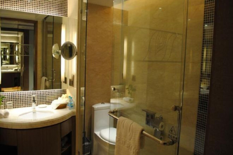 Bathroom 12