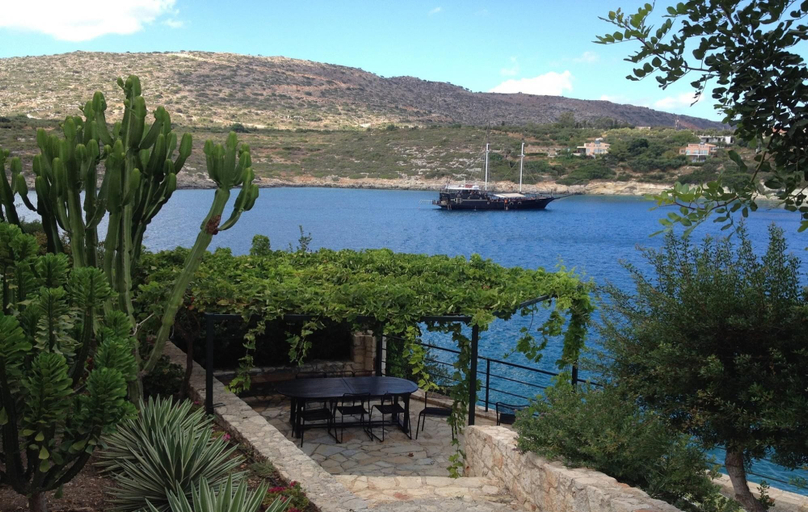 Room 4, Chloe Seafront Villa, Crete