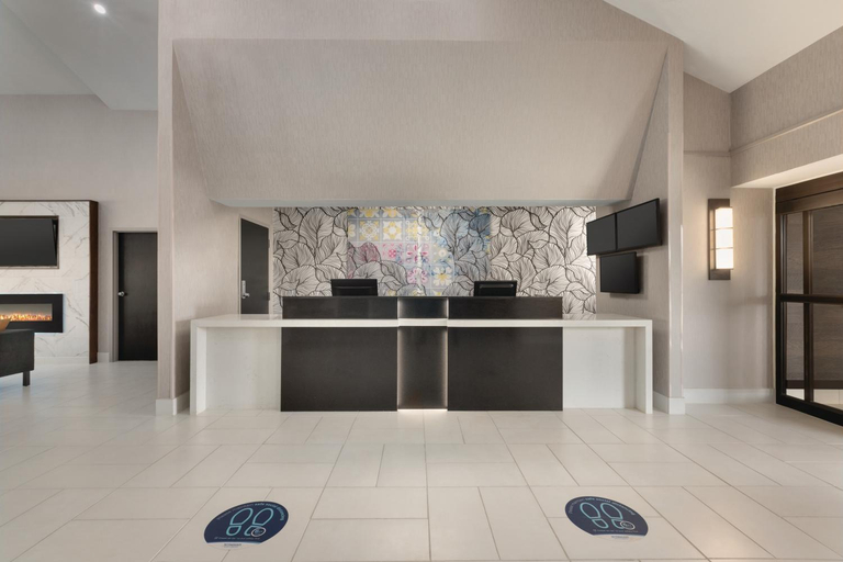 Public Area 2, La Quinta Inn & Suites by Wyndham Dothan, Houston