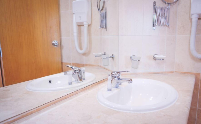 Bathroom 3, Regina Hotel, Varna