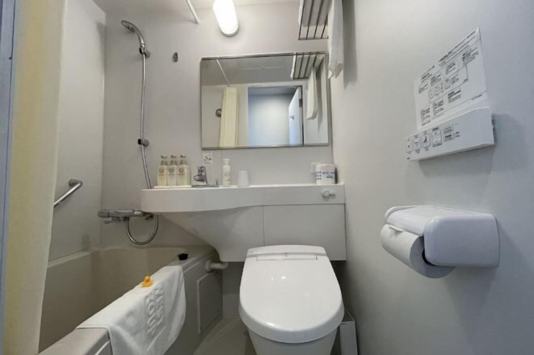 Bathroom 7