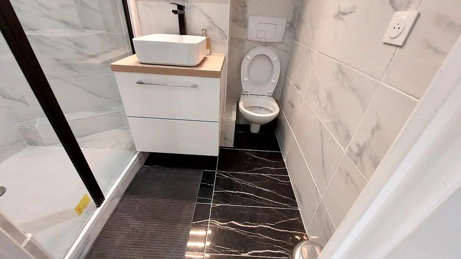 Bathroom 2, Brand New 1BR flat - Paris 13ième & Orly, Val-de-Marne