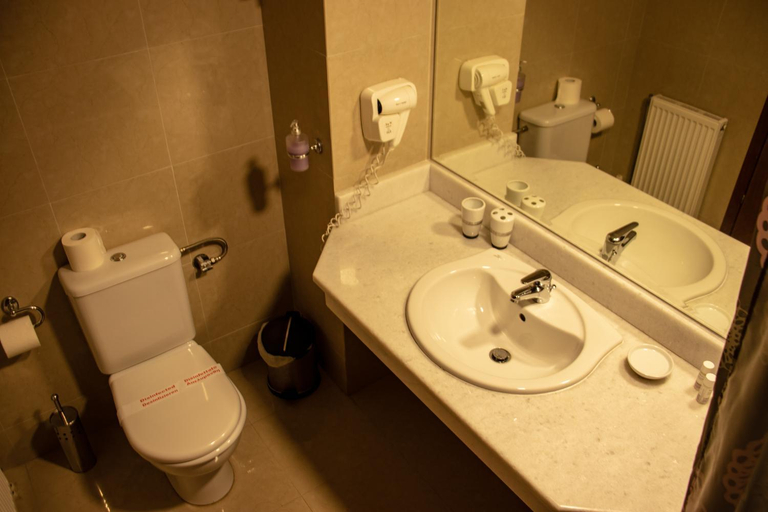 Bathroom 5, Arta Palace Hotel, Epirus