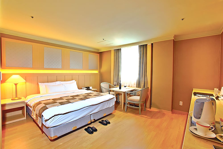 Bedroom 3, Hotel International, Changwon