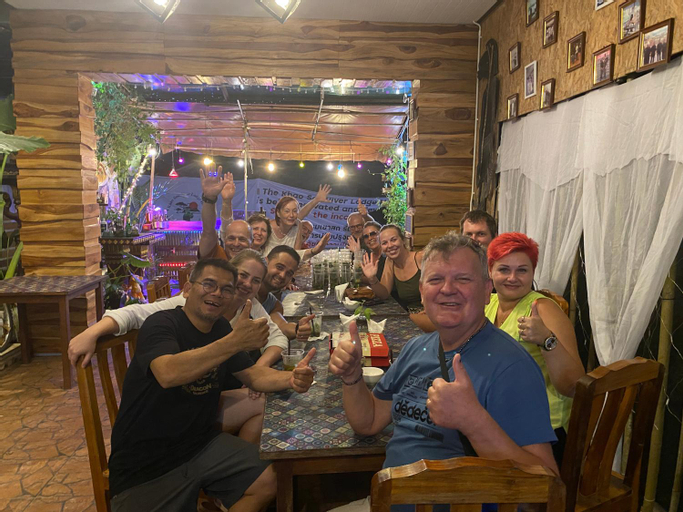 Food & Drinks 4, Bamboo gold Houses, Phanom