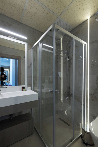 Bathroom 5, Three Points Hotel, Antalya