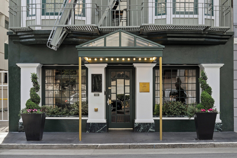 Exterior & Views