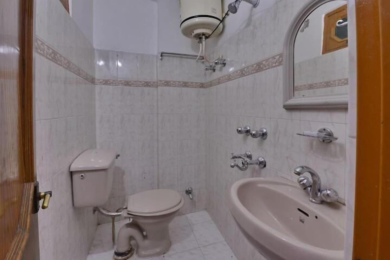 Bathroom 3, Hotel Ashish Inn, Solan