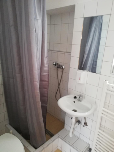 Bathroom 3, Lotuszvirag Vendeghaz, Szekszárd