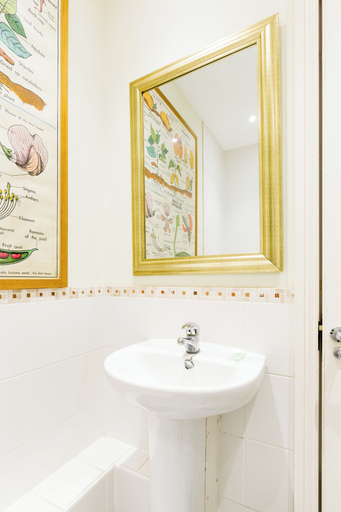 Bathroom 4, The Judges Lodgings Boutique Hotel, Gloucestershire
