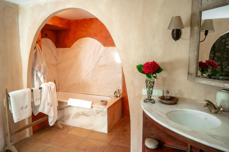 Bathroom 4, Can Serola, Girona