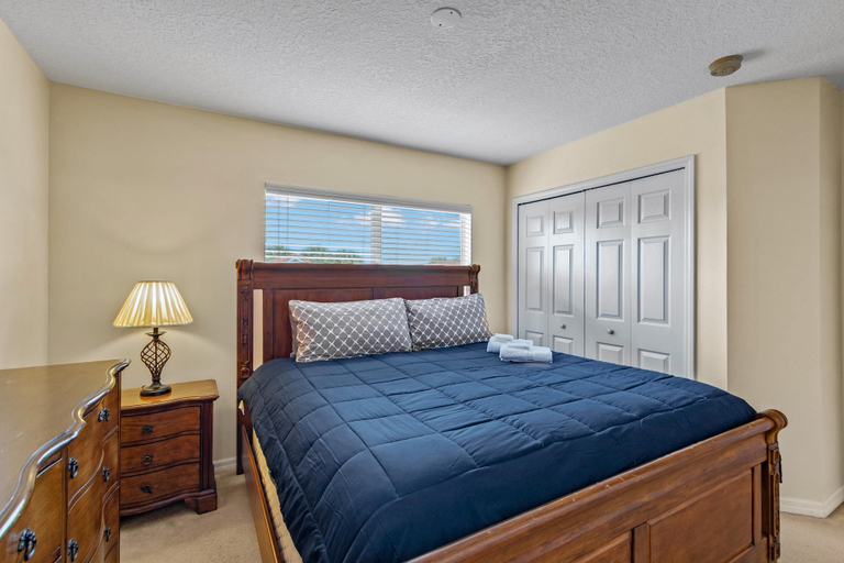 Room 4, Family Ready in Gated Community Near Attractions, Polk