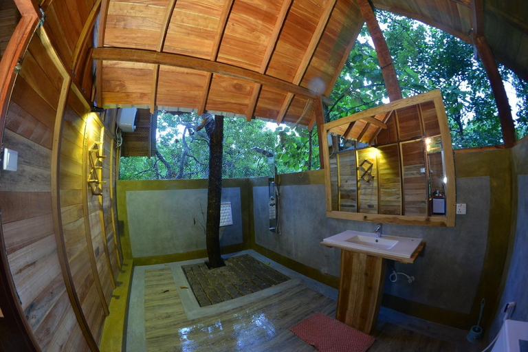 Bathroom 5, Mutu Village, Hingurakgoda