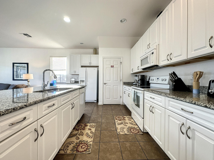 Room 2, 5 Bed South Facing Pool Close to Disney, Polk