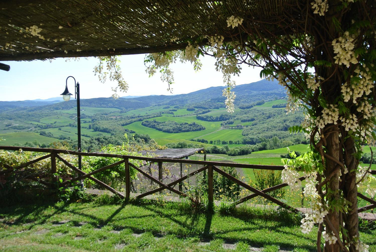 Others 5, Borgo di Monte Murlo, Pisa