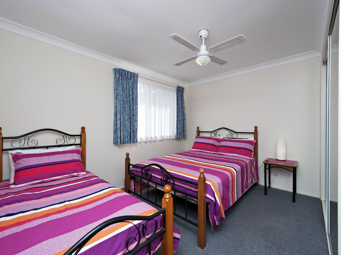 Bedroom 2, The Breakers, 16B Government Road, Port Stephens