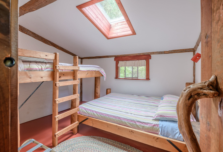 Bedroom 3, Woods End Landing, Alberni-Clayoquot