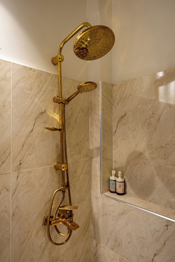 Bathroom 3, El Otel Hotel, 'Abdin