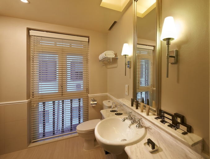 Bathroom 5, The Scarlet Singapore, Singapore