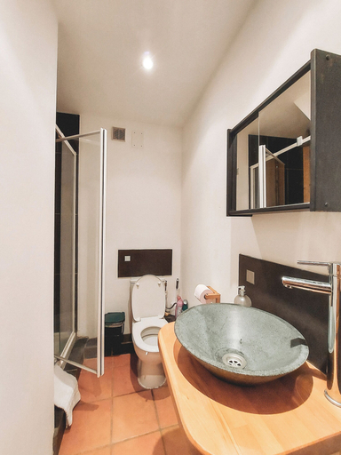 Bathroom 4, Le Prielle, Hautes-Pyrénées