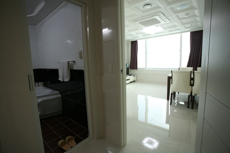 Bathroom 3, Donghae Boyang Hot Spring Convention Hotel, Donghae