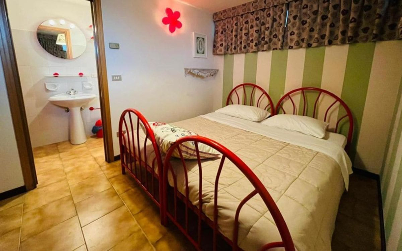 Bedroom 2, San Luigi Rooms & Apartments, Sondrio