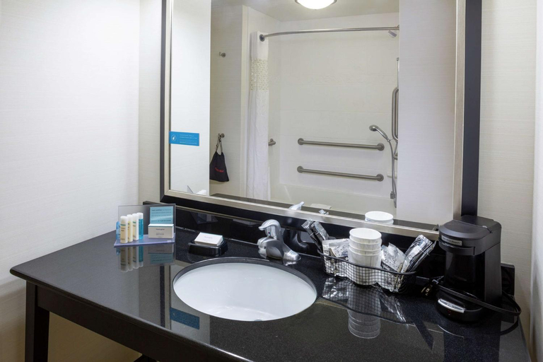 Bathroom 10