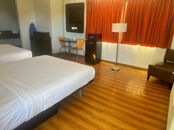 Bedroom 3, Motel 6 Ventura, CA - South, Ventura