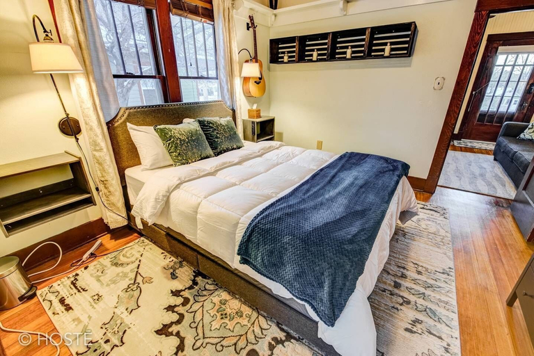 Bedroom, 4BR Dog Friendly Mtn Retreat With Gym!, El Paso