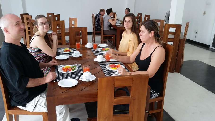 Food & Drinks 5, Leighton Resort, Negombo