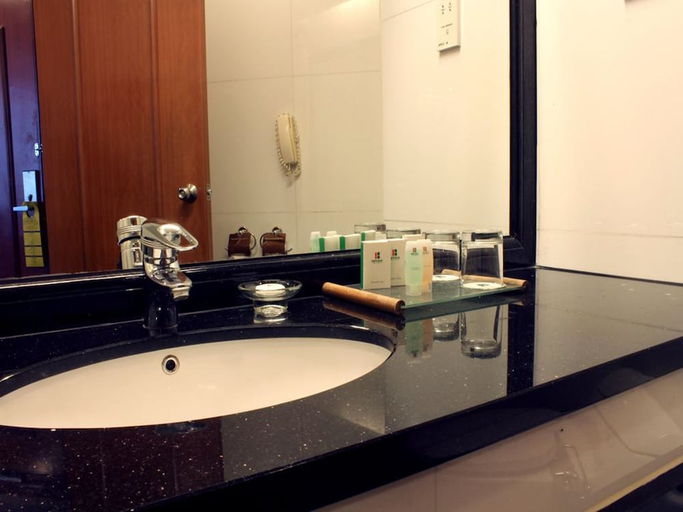 Bathroom 4, Imperial Palace Hotel Miri, Miri