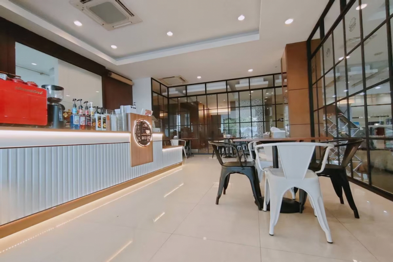 Food & Drinks, At115 by Rompo Mansion, Khlong Toey