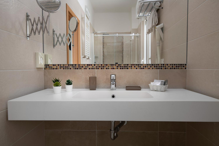 Bathroom 5, Hotel Rondinella E Viola, Rimini