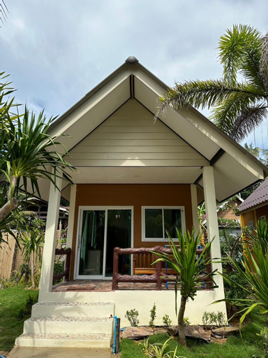 Exterior 11