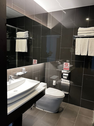 Bathroom 3, Hotel Golden Daisy Seogwipo Ocean, Seogwipo