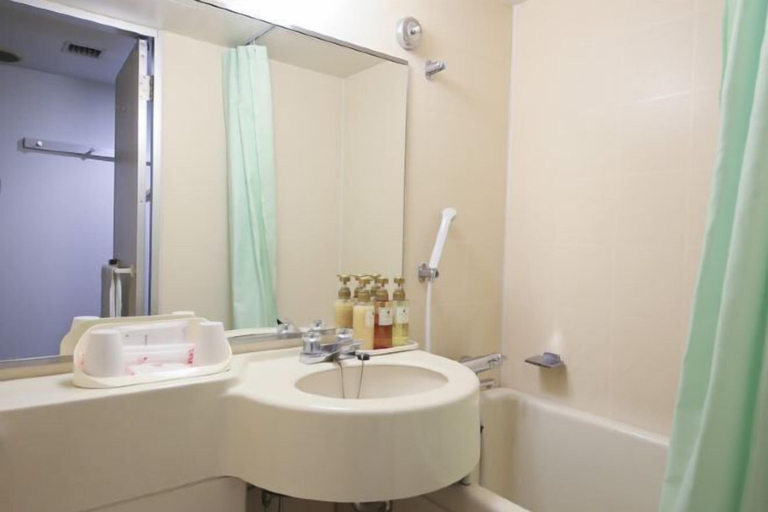 Bathroom 22
