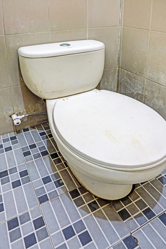 Bathroom, Capital O 93936 Tower Mahakam by Moii Kingdom, Cikarang